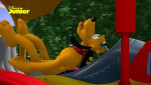 Miniaventuras con Mickey: ¡Mickey y Pluto van en un tractor descontrolado! | Disney Junior Oficial