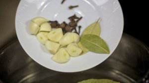 Отварные сырые креветки