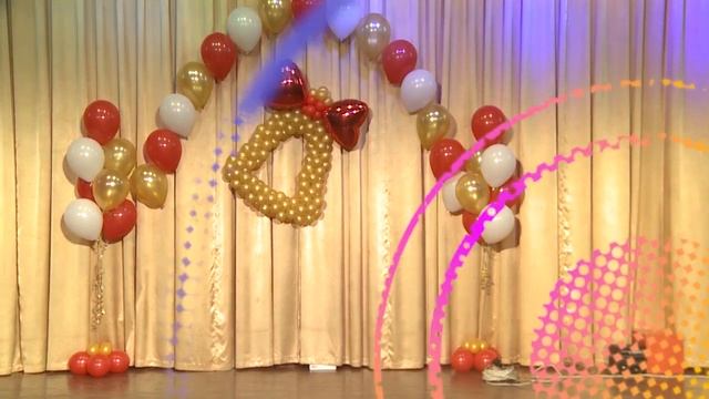 Последний звонок у девятиклассников. Гимназия №19. Курган. смотреть онлайн