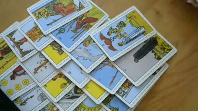 ПОЧЕМУ ОН ТАК СЕБЯ ВЕДЕТ смотреть онлайн