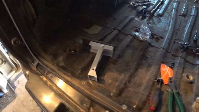 Mitsubishi Delica часть 2 установка тюнинг кранштейна на сдвижную дверь смотреть онлайн