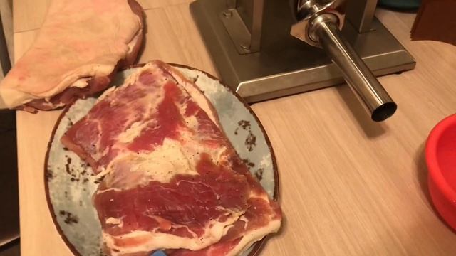 Колбасная Грудинка по рецепту Павла(ЕмКолбаски)