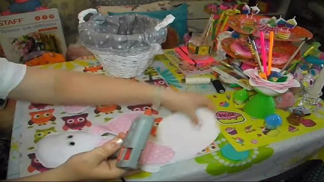 Декорирую корзинку из бумажных трубочек. смотреть онлайн