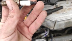 Citroen C4, EP6 120 h.p. пропуски 3го цилиндра и пшикающий звук мотора.