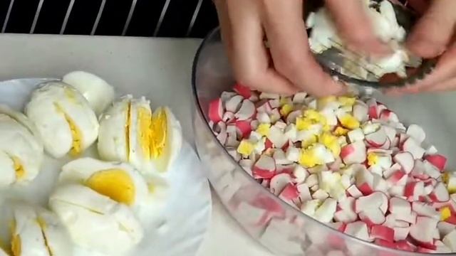 Слоеные Трубочки с Крабовыми палочками и Яйцом. смотреть онлайн