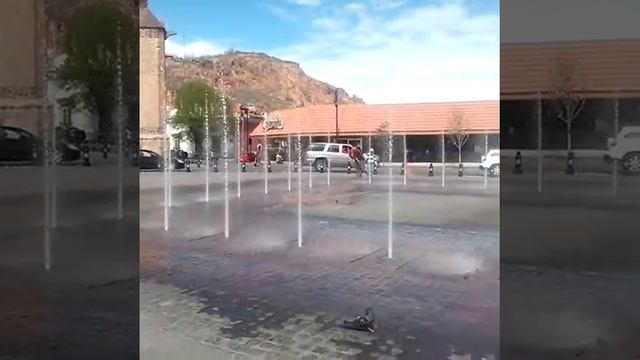 Plaza de la identidad Hidalgo Del Parral Chihuahua смотреть онлайн