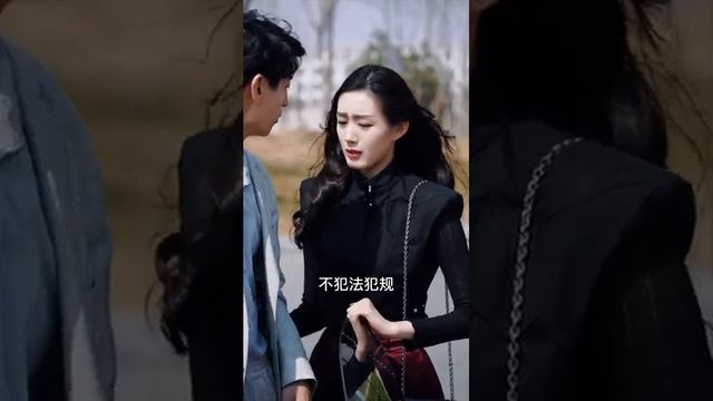 【Multi SUB】女人被流氓纏上只因她爸欠下巨額高利貸，神秘霸總及時出現化解危機並要求女人假意閃婚，不料婚後男人直接假戲真做《闪婚后总裁他要假戏真做了》1-100集全#女頻#甜寵#霸道总裁#腹黑