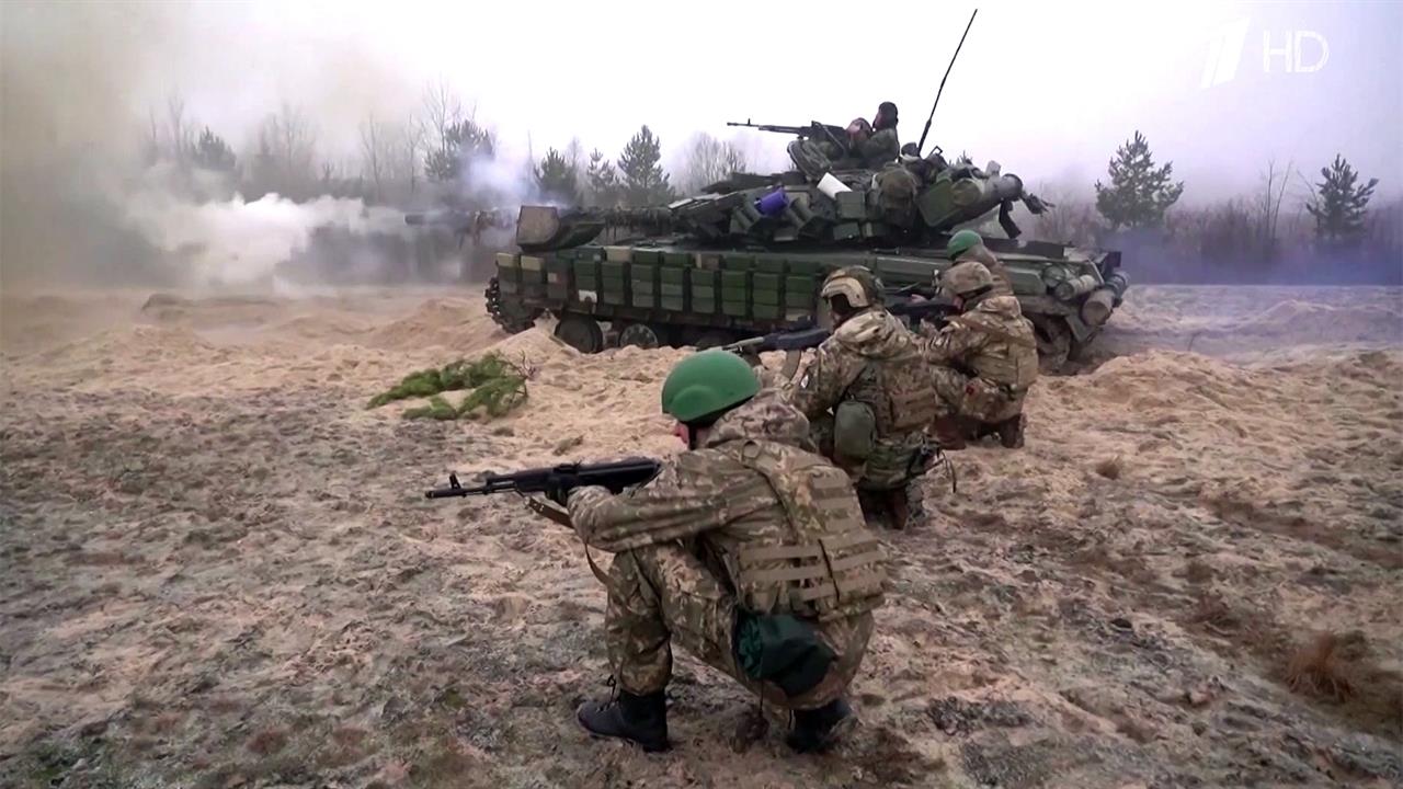 Киев вновь откладывает разрекламированное контрнаступление и просит оружие