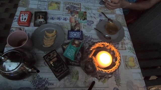 ВАШИ ПОДРУЖКИ ОНЛАЙН посиделки ГАДАНИЯ на ТАРО на любовь ЧТО БУДЕТ обсуждение ОБЩЕНИЕ чаепитие ДЖА смотреть онлайн