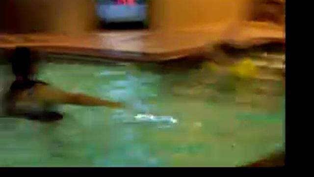 2004 0605 Swimming at Hampton Inn 4 смотреть онлайн