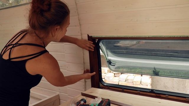 Building my van KITCHEN COUNTER | Van Build #14 смотреть онлайн