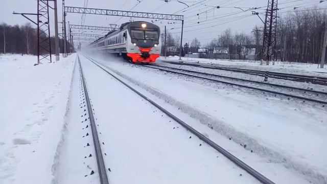 Электропоезд ЭД4М-0452 ЦППК станция Бекасово 1 12.02.2017 смотреть онлайн