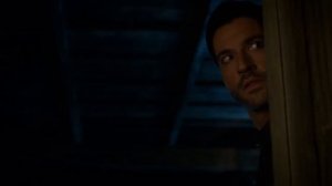 Люцифер 4x02 Люцифер защищает Хлою.mp4