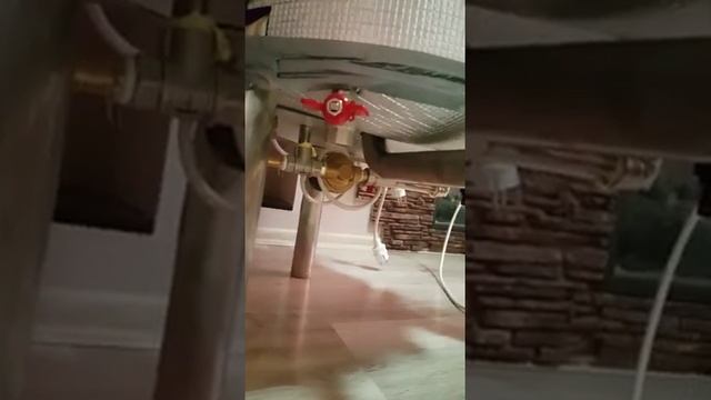 Пароводяной котел, принцип браумастер и колпачковая колонна 4" с медными барботажными тарелками.