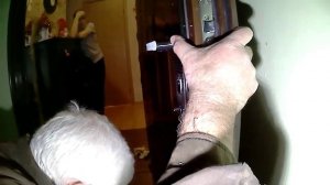 Преодолеваем сложности при установке ручек на китайскую дверь.
