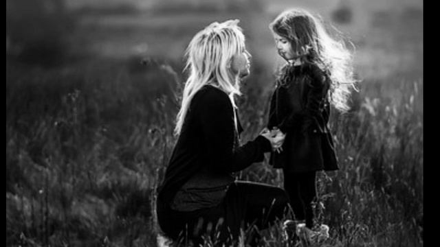 Мам, отведи меня в детство... Стихи. Мама . Читает Тайболева Ольга. Автор Ирина Самарина - Лабиринт