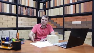 Перевозка кирпича манипулятором. Осторожно!