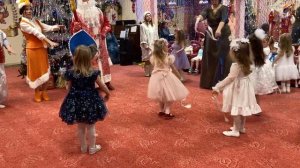 Танец Снежинок ( сл. В. Антоновой, муз. О. Бернадта) Группа №9 "Ягодки"