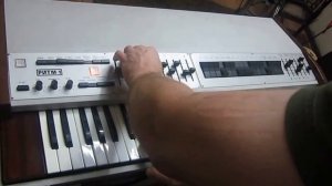 Советский электроорган Ритм-1 (Soviet electric organ Ritm-1)