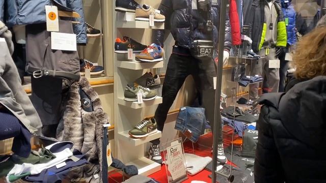 мужской стрит стайл с улиц Италии Генуя |Тенденции весна - лето 2021 #Vlog34 смотреть онлайн