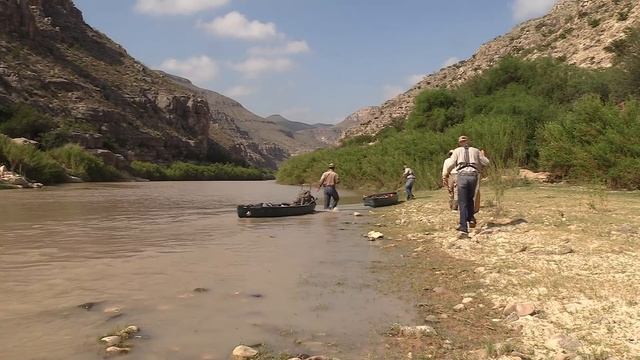 Desert Sheep Hunting on the Beautiful Rio Grande River смотреть онлайн