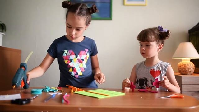 Рукодельки. Настольная игра "Крестики нолики" своими руками! просто. Видео для детей.