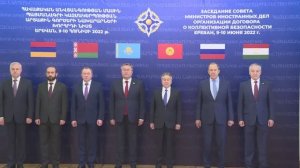 Совместное фотографирование перед заседанием СМИД ОДКБ, Ереван, 10 июня 2022 года