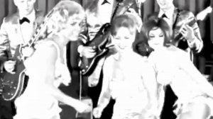 Прикольная песня "Кто рожден был в прошлом веке" муз, исп О. Сапегин, сл. Татьяна Рукосуева-Малышко