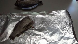 карась на мангале, фаршированная рыба на мангале