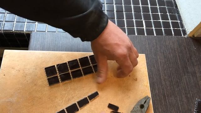 Порезка и поклейка мозаичной плитки смотреть онлайн