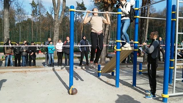 Подтягивания с доп. весом 32 кг. 13 раз. Третье место. смотреть онлайн