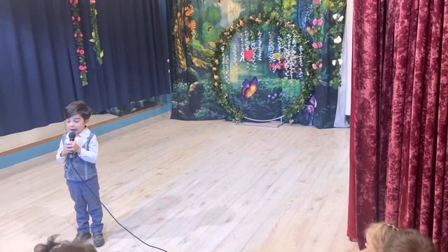 Праздник в честь Дня Матери?? смотреть онлайн