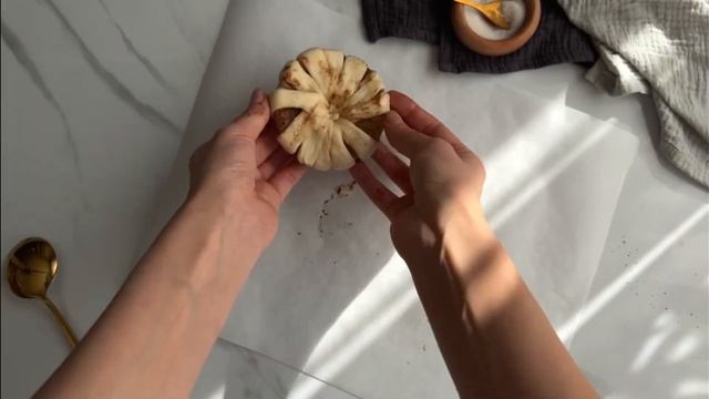 «Цветочки» из слоёного теста и ананасов смотреть онлайн