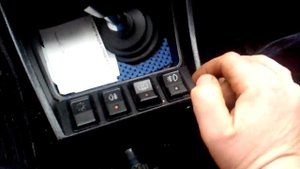 Установка электропривода замка багажника на ВАЗ 2105-07