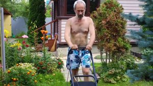 27  Щас покошу.  Дачные картинки 2018.