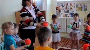 Игра с массажным мячиком