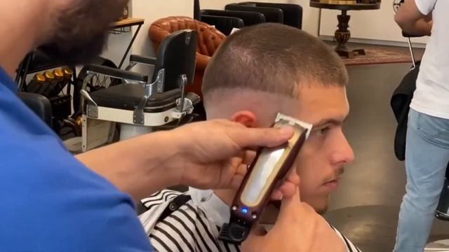 Buzzing with Confidence: The Perfect Buzz Cut” смотреть онлайн