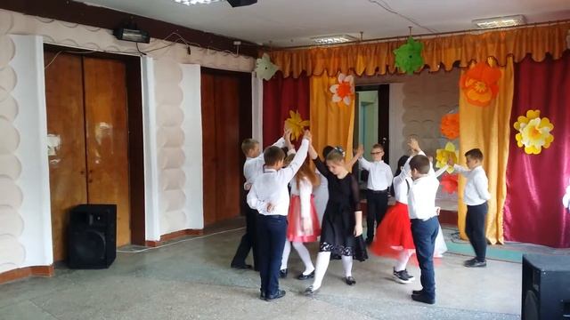 Вальс 4 класу день матері. Семидуби. Будинок культури. смотреть онлайн