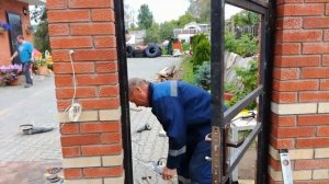 Как вставить  внутренний замок в калитку.