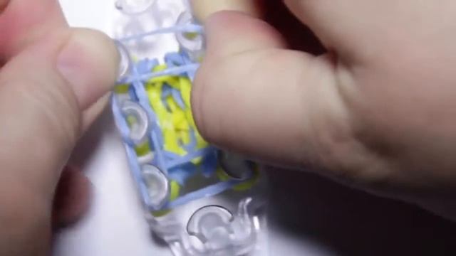 Мячик Из Резиночек Как Плести Из Резиночек Плетение Из Резинок игрушки смотреть онлайн