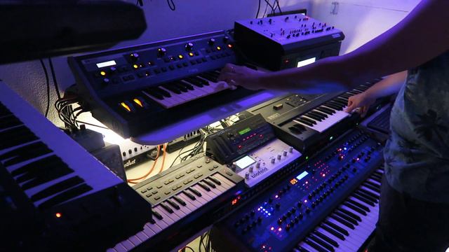 Tangerine Jam (Odyssey ESQ-1 Little Phatty) смотреть онлайн