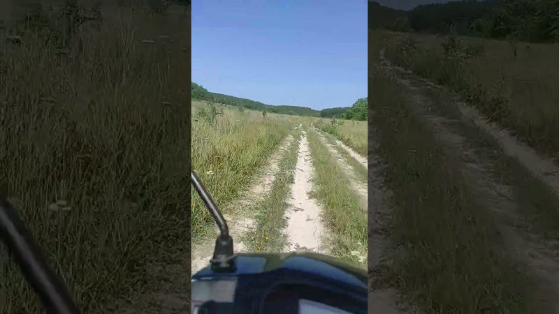 По полям на мопеде