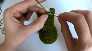 HOW TO CROCHET A BABY YODA! | Free crochet pattern | Tutorial for beginners