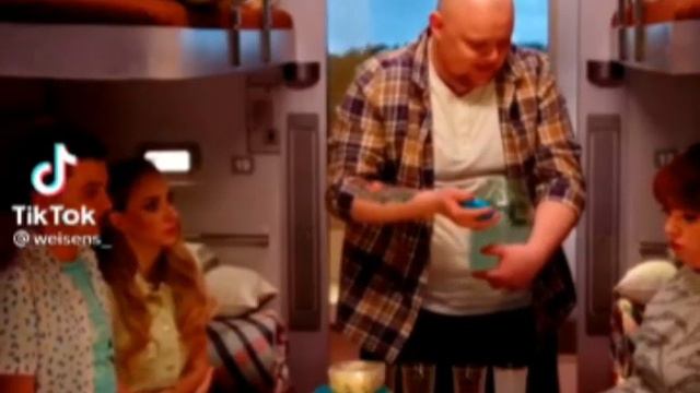 Когда мало налил🤣 смотреть онлайн