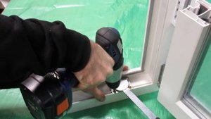 БОП антихлоп - безопасный оконный проветриватель.