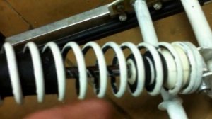 Установка доп пружины на амортизатор LYNX ARMY V 800 Install the spring on the shock absorber LYNX