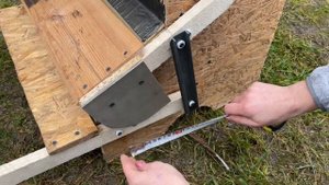 Механическая бункерная кормушка для кур и гусей без потерь зерна с РАЗМЕРАМИ