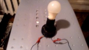 Магнит + автомобильные свечи = горение лампочки