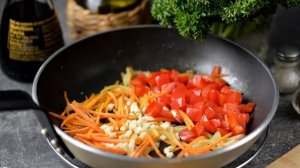 Фунчоза с креветками и овощами