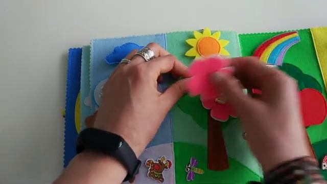 Развивающая мягкая книжка из фетра для детей
